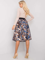 Mid-length pleated A-line skirt with patterns embellished with side pockets